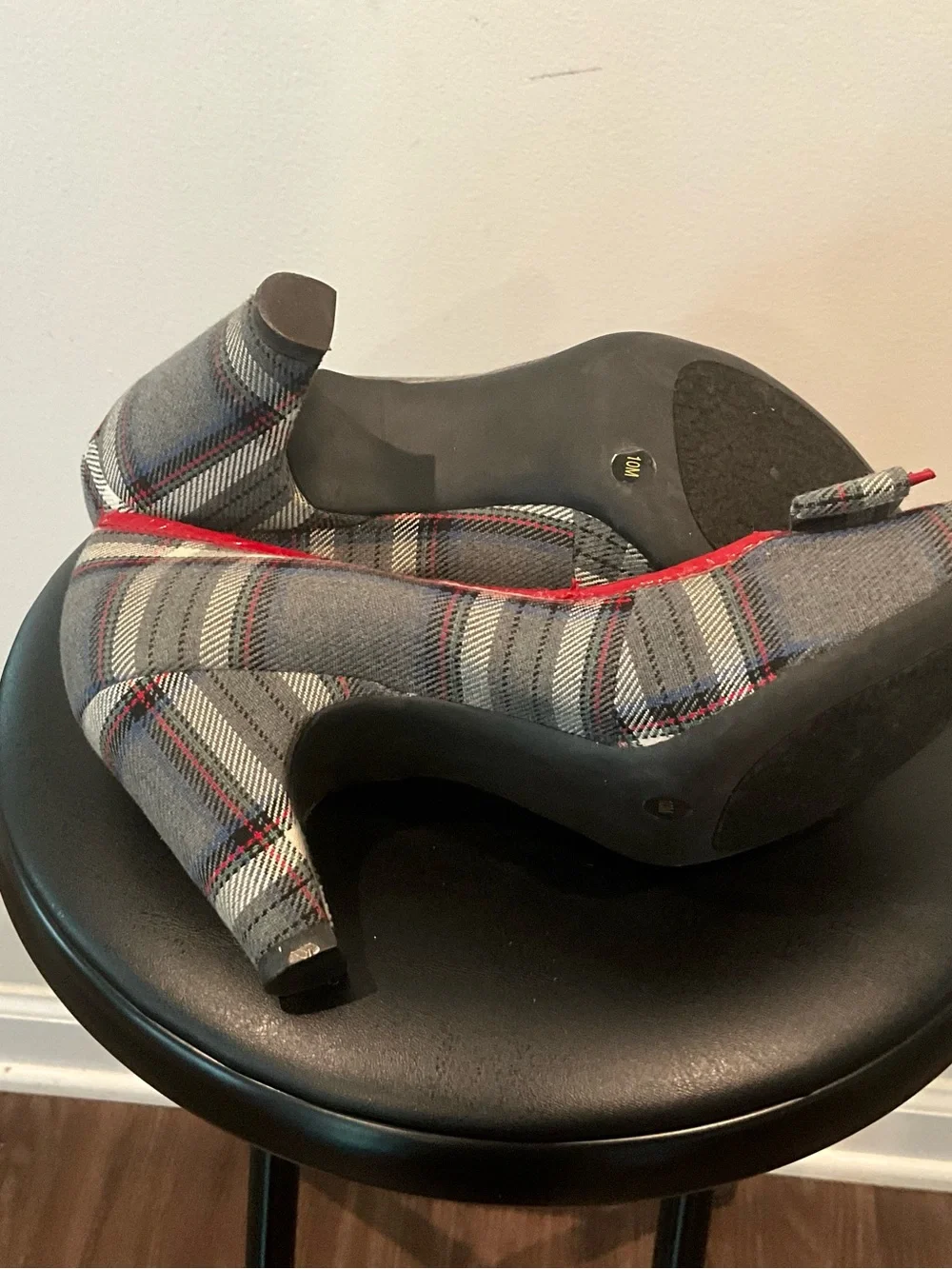 Gianni Bini Gray Plaid Pumps with Red Trim and Bow size 10